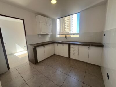 Venta de Departamento en 3er piso con terraza en Miraflores