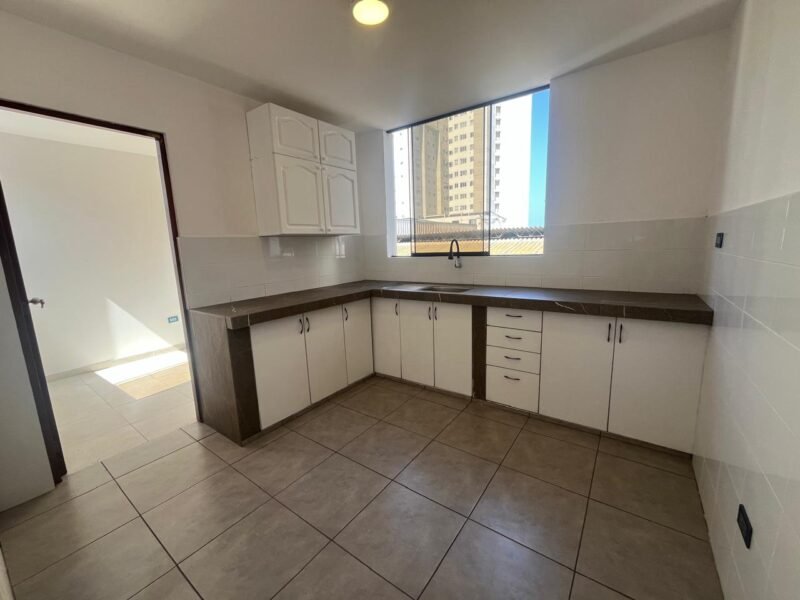 Venta de Departamento en 3er piso con terraza en Miraflores