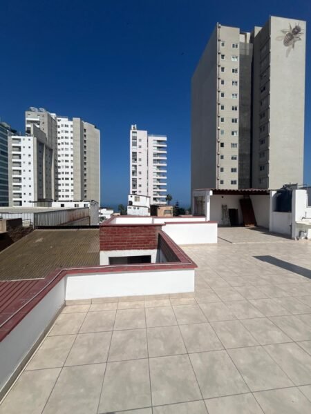Venta de Departamento en 3er piso con terraza en Miraflores